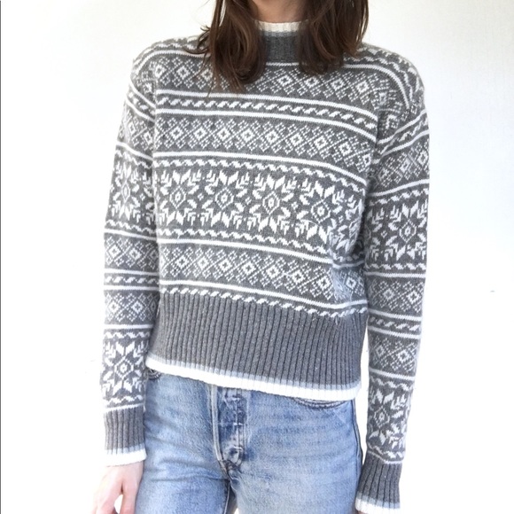 Mockneck snowflake cropped sweater - Picture 4 of 8